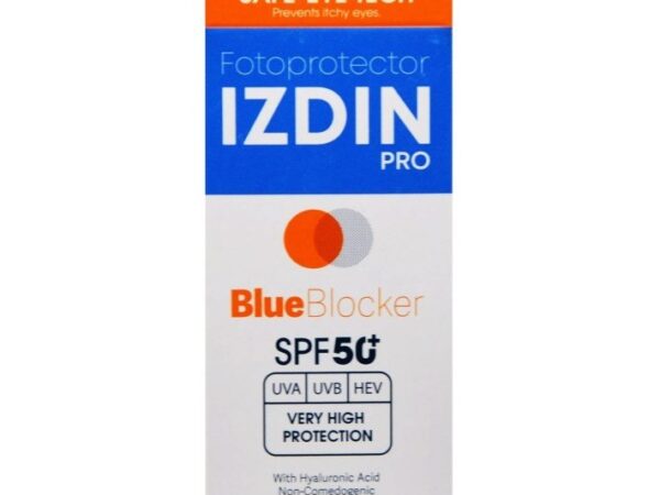 مایع ضد آفتاب بلو بلاکر +SPF50 مناسب انواع پوست ایزدین پرو - 50 میلی لیتر